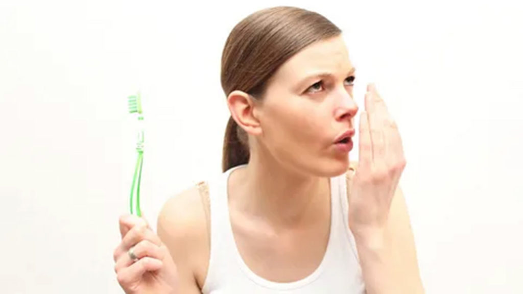 روش‌های خانگی درمان بوی بد دهان